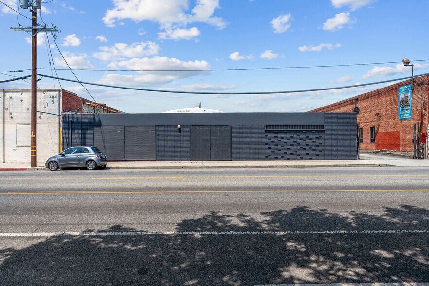 More Photos Of 3301 Maple Ave, Los Angeles Unknown For Lease