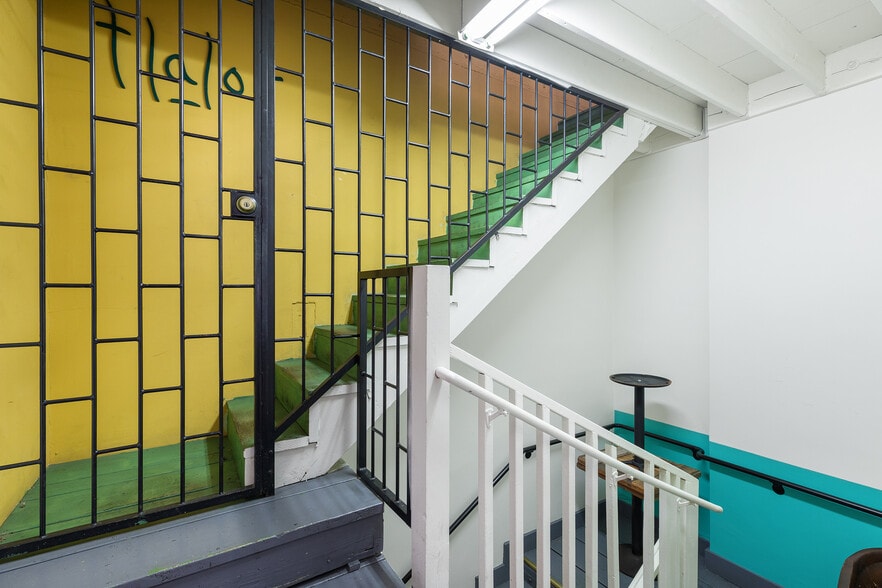 More Photos Of 525-527 Commercial St, San Francisco Restaurant For Lease