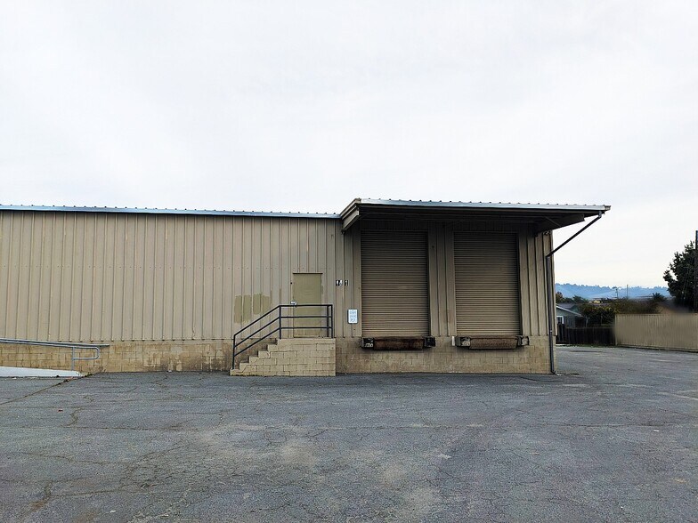 More Photos Of 10-14 Blanca Ln, Watsonville Warehouse For Lease