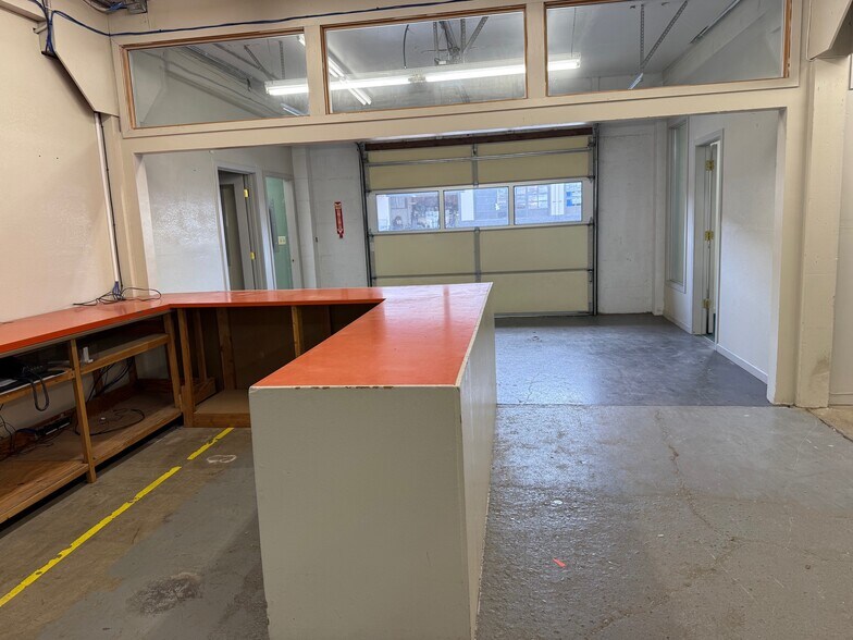 More Photos Of 1643 W 5th Ave, Eugene Light Manufacturing For Lease
