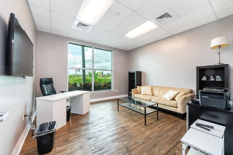 More Photos Of 475 N Cleary Rd, West Palm Beach Warehouse For Lease