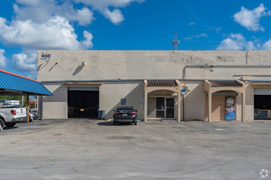 More Photos Of 450 W McNab Rd, Fort Lauderdale Warehouse For Lease