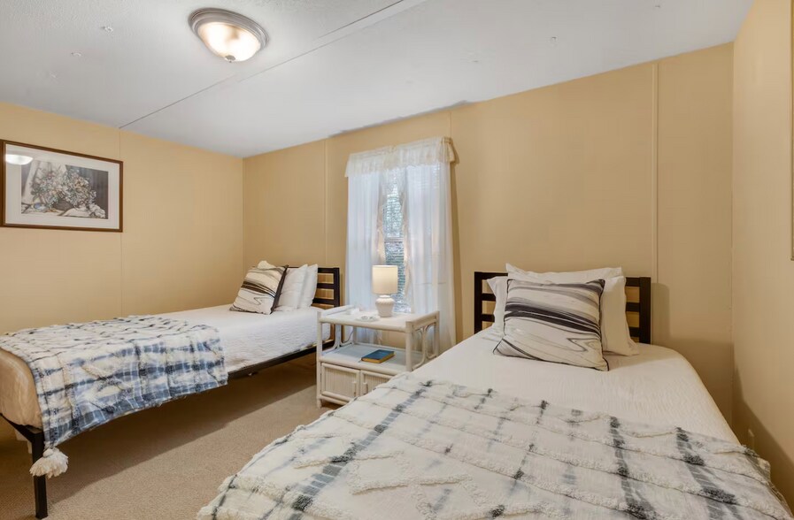 More Photos Of 84-86 Benson Rd, Travelers Rest Specialty For Sale