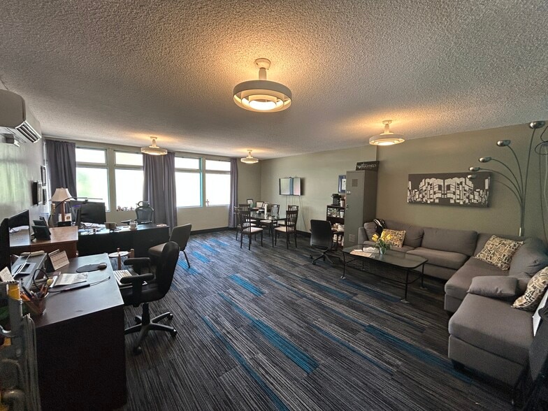 More Photos Of 701 W Broadway, Anaheim Religious Facility For Sale