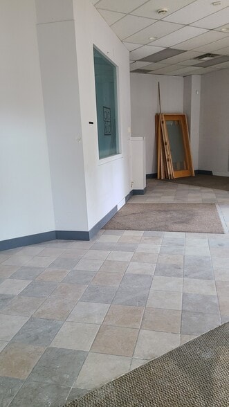 More Photos Of 1192 Marine Dr, North Vancouver District Storefront For Lease
