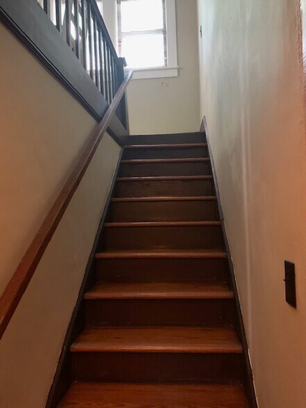 More Photos Of 103 W Stone Ave, Greenville Office For Sale