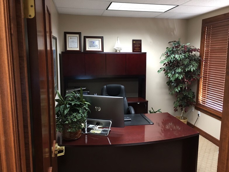 More Photos Of 3520 N University Ave, Provo Office For Sale