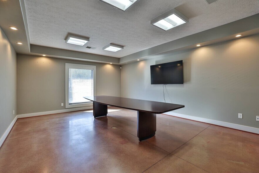 More Photos Of 4450 Monroe St, Hooven Truck Terminal For Sale