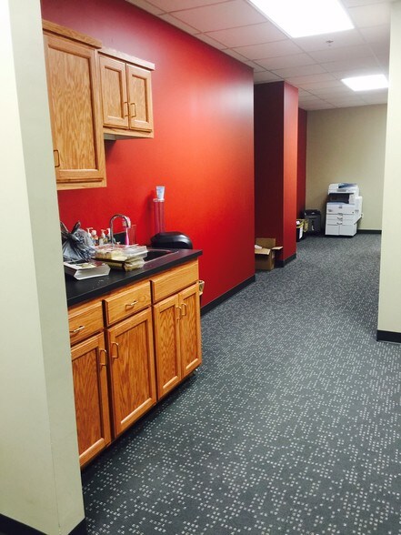 More Photos Of 5005 S 153rd St, Omaha Office For Sale