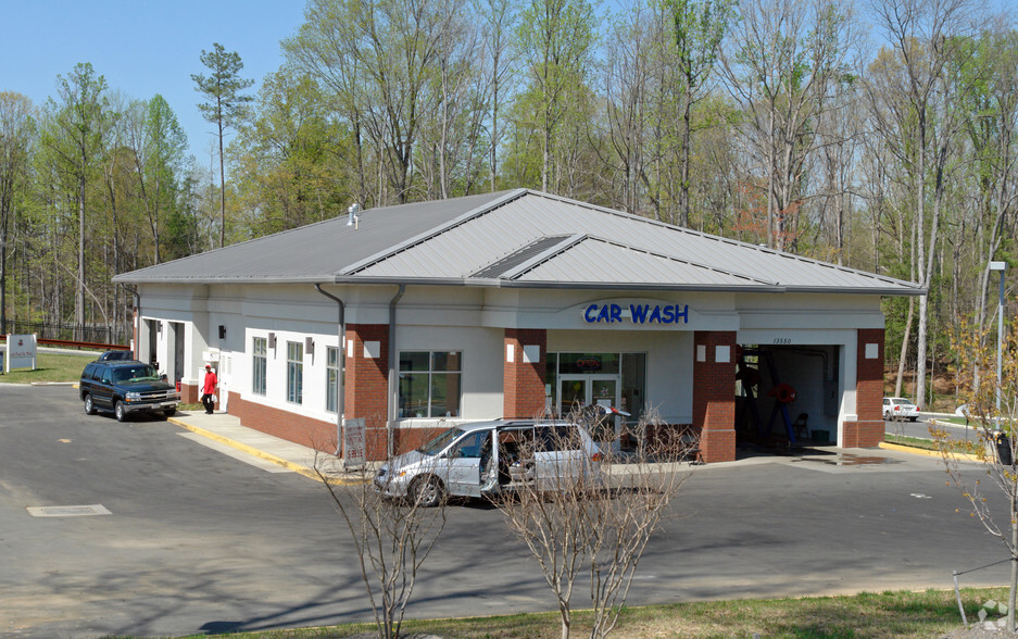 Primary Photo Of 13550 Hull Street Rd, Midlothian Carwash For Sale