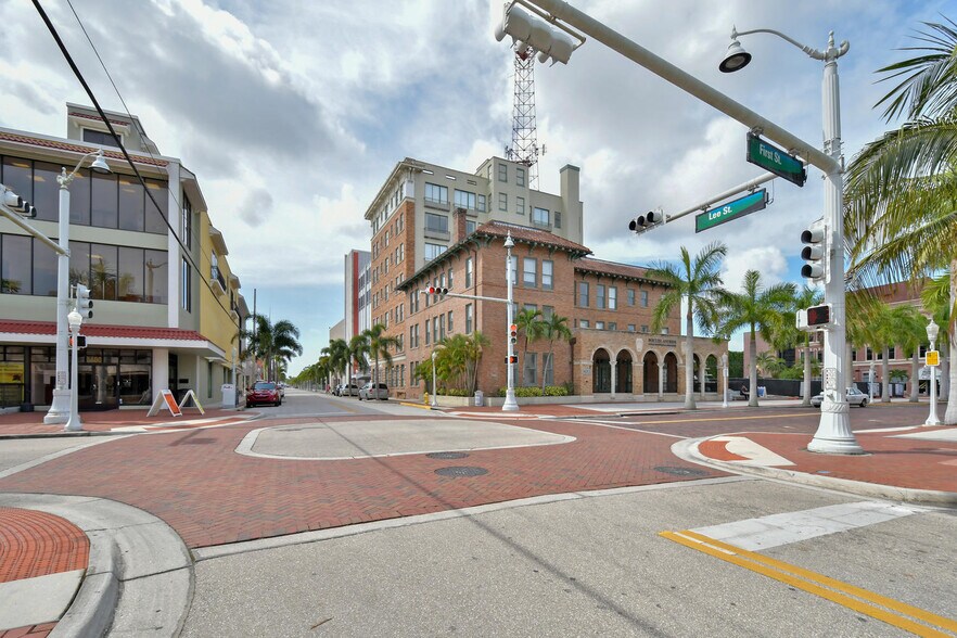 More Photos Of 2401 1st St, Fort Myers Office Residential For Lease