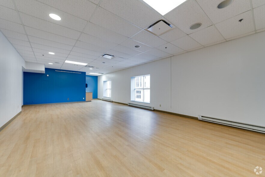 More Photos Of 119 N Washington Sq, Lansing Medical For Sale