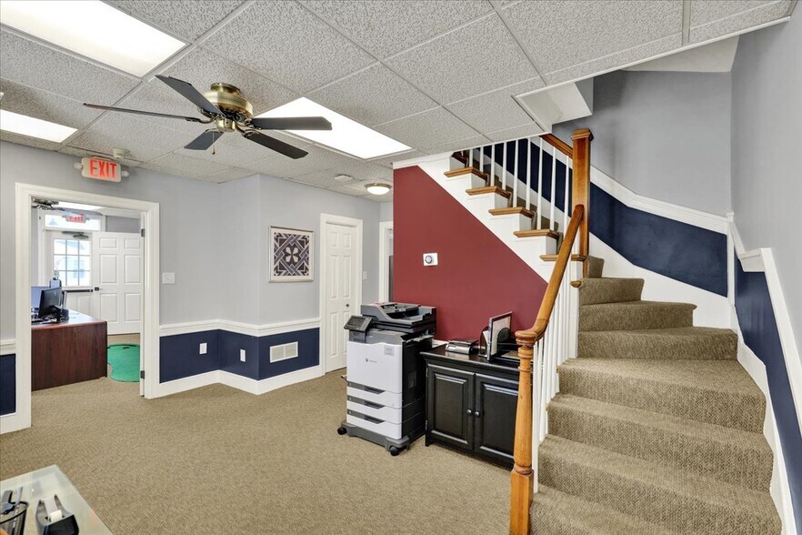 More Photos Of 879 Fritztown Rd, Sinking Spring Office For Lease