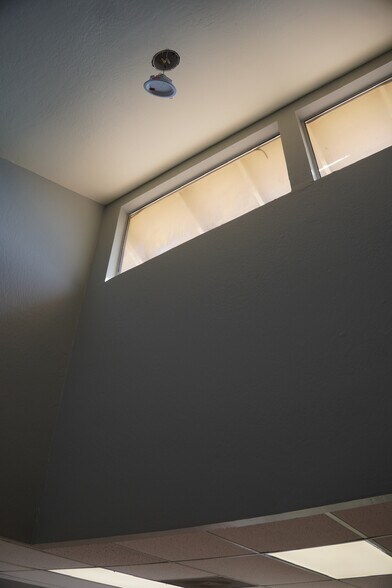 More Photos Of 5060 Sunrise Blvd, Fair Oaks Loft Creative Space For Sale