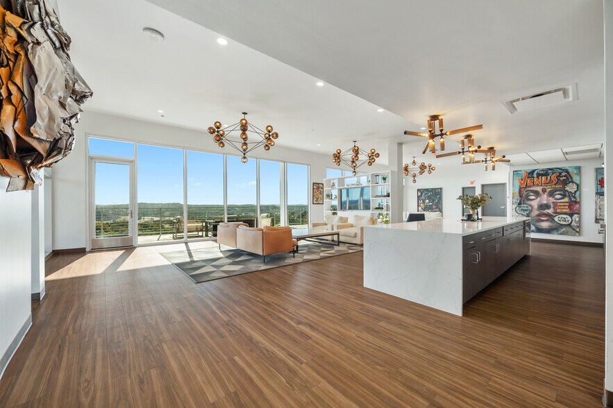 More Photos Of 4229 FM 620, Austin Showroom For Sale