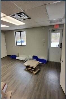 More Photos Of 7846-7862 W Central Ave, Toledo Showroom For Lease