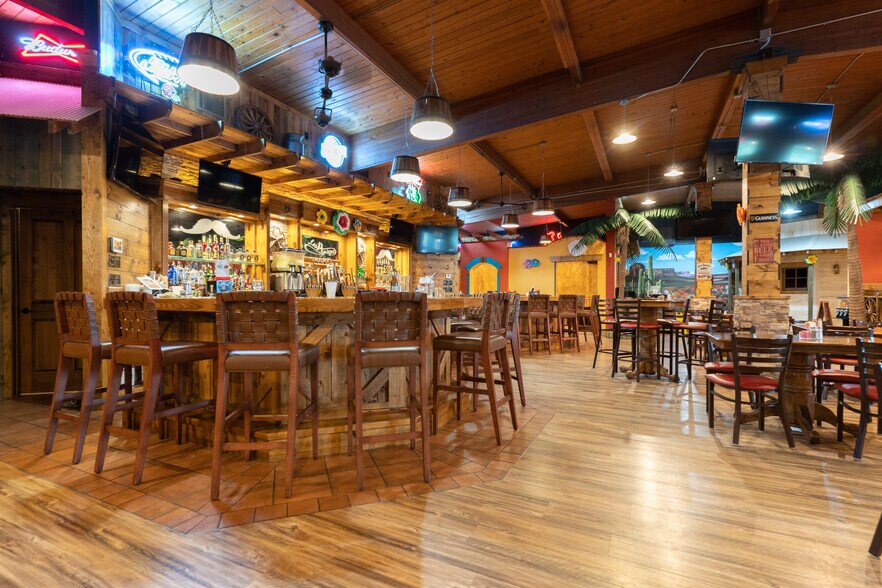 More Photos Of 1401 S Morley St, Moberly Restaurant For Sale