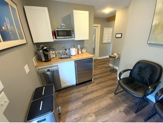 More Photos Of 18615 Willamette Dr, West Linn Medical For Lease