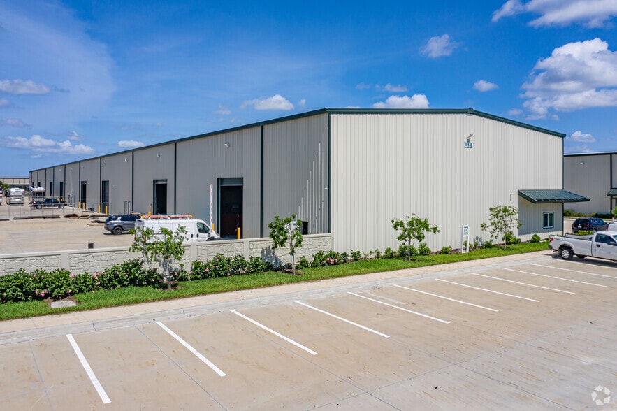 More Photos Of 16120 Lee Rd, Fort Myers Unknown For Lease