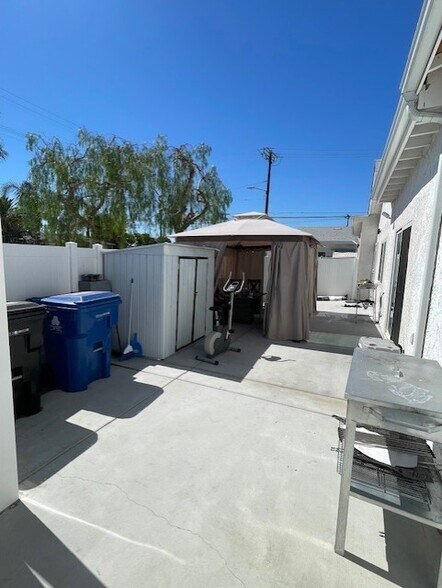 More Photos Of 10802 Crockett St, Sun Valley Apartments For Sale