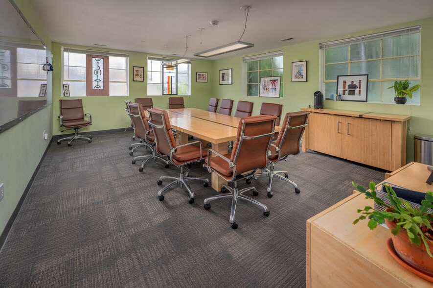 More Photos Of 1219 SE Lafayette St, Portland Loft Creative Space For Sale
