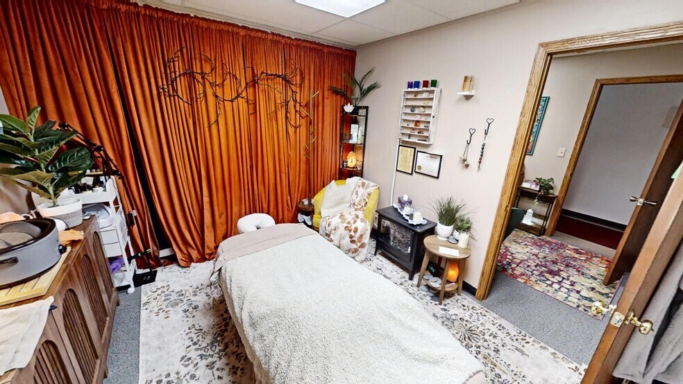 More Photos Of 103-105 103-105 E 27th St, Hays Office For Sale