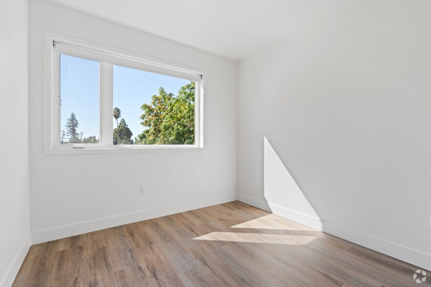 More Photos Of 301 D St, West Sacramento Apartments For Sale