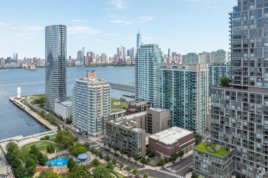 More Photos Of 45 Park Ln, Jersey City Apartments For Lease