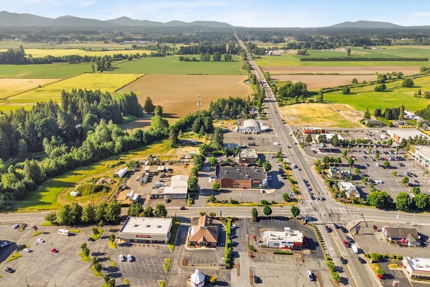 More Photos Of 8082 Guide Meridian, Lynden Freestanding For Sale