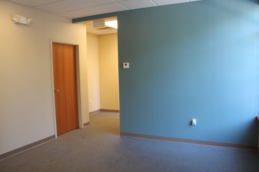 More Photos Of 3799 Commerce Ct, North Tonawanda Medical For Lease