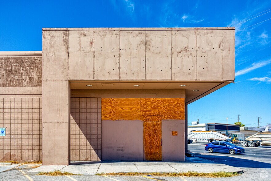 More Photos Of 1929 N Las Vegas Blvd, North Las Vegas Freestanding For Sale