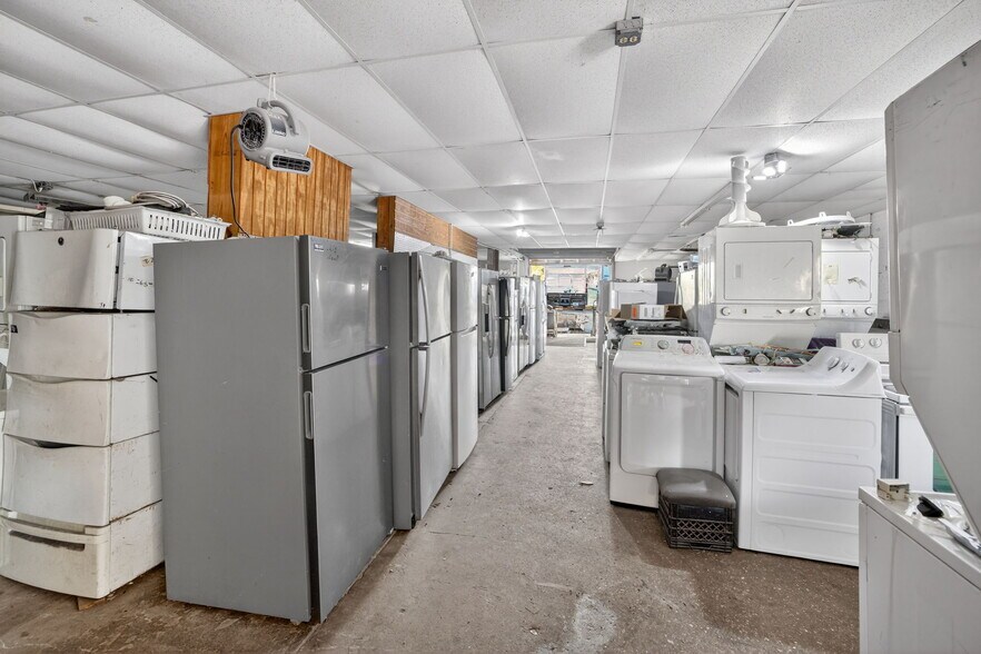 More Photos Of 3928 SW 12th Ct, Fort Lauderdale Manufacturing For Sale
