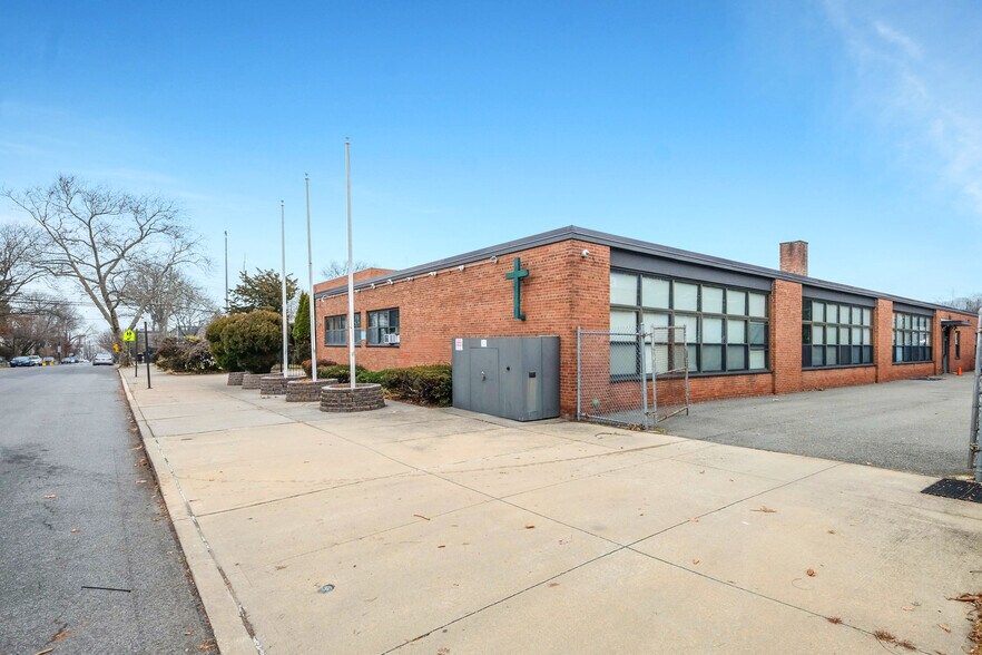 More Photos Of 145 Clinton Ave, Staten Island Religious Facility For Sale