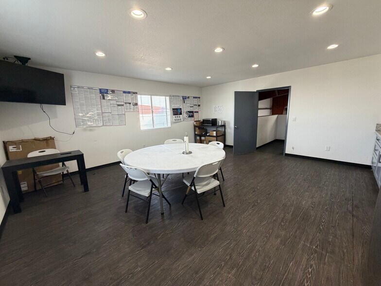 More Photos Of 5400 S Villa Ave, Fresno Warehouse For Lease