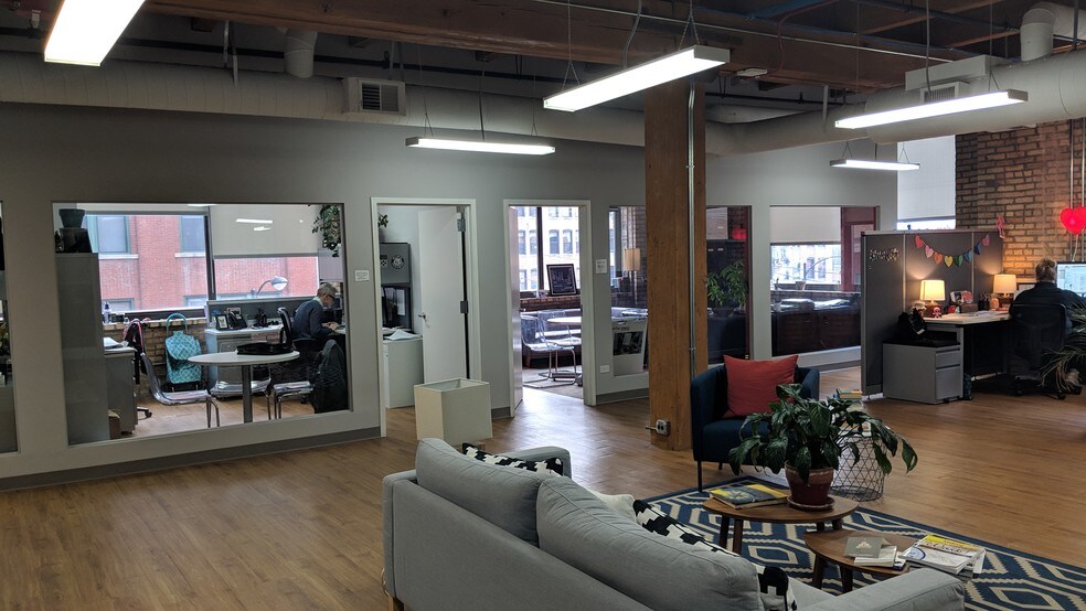 More Photos Of 910 W Van Buren St, Chicago Loft Creative Space For Lease