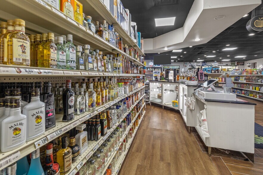 More Photos Of 3800 Ryan St, Lake Charles Storefront For Sale