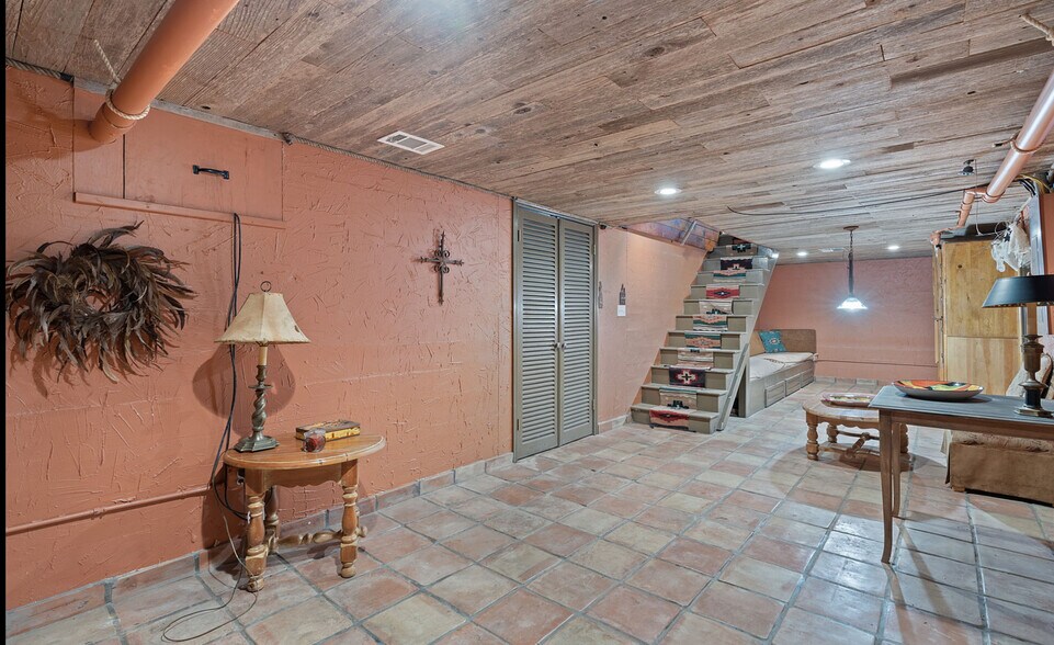 More Photos Of 762 S Guadalupe St, Lockhart Specialty For Sale