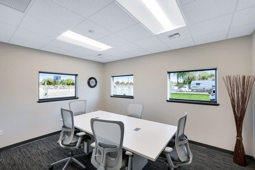 More Photos Of 17612 E Sprague Ave, Spokane Valley Office For Sale