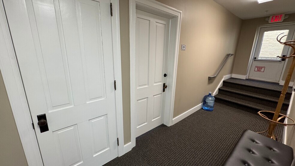 More Photos Of 312-314 W Broad St, Quakertown Office For Sale