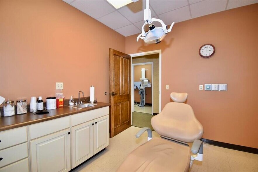 More Photos Of 209 Oil Well Rd, Jackson Healthcare For Lease