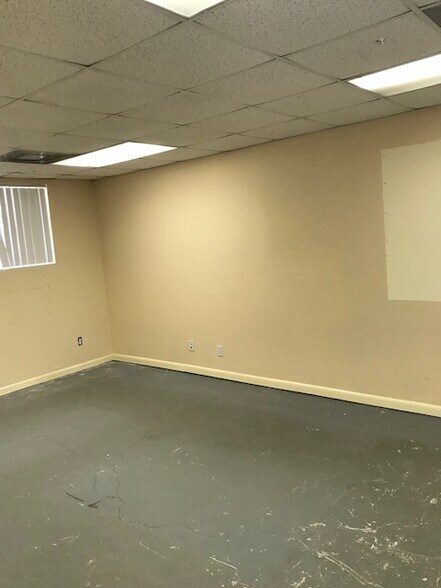 More Photos Of 6221 Pembroke Rd, Hollywood Office For Lease