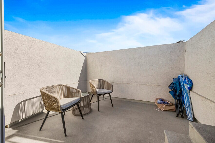 More Photos Of 208-210 Capitola Ave, Capitola Storefront Retail Residential For Sale