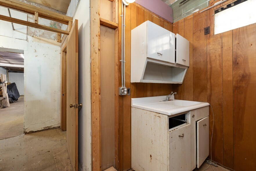 More Photos Of 227 Southfield Rd, Ecorse Warehouse For Sale