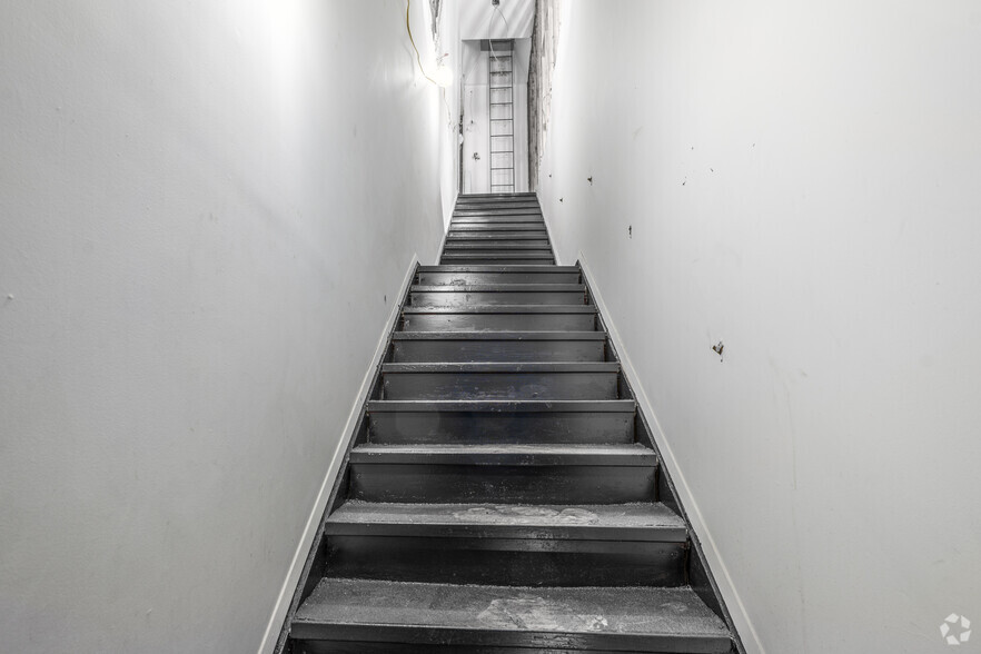 More Photos Of 2146 Mott Ave, Far Rockaway Storefront Retail Office For Lease