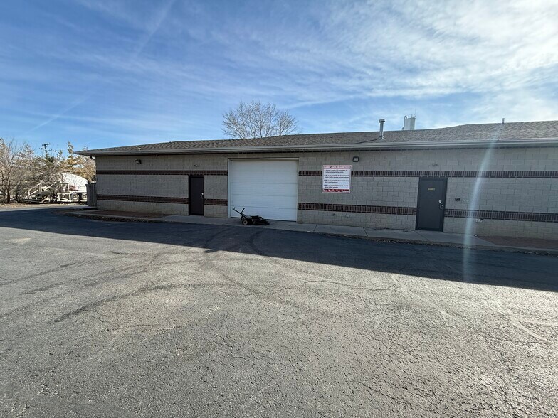 More Photos Of 1262 S Bridge St, Yorkville Service For Sale