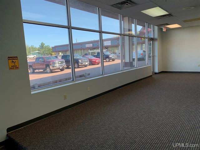 More Photos Of 901 Razorback Dr, Houghton Storefront For Sale
