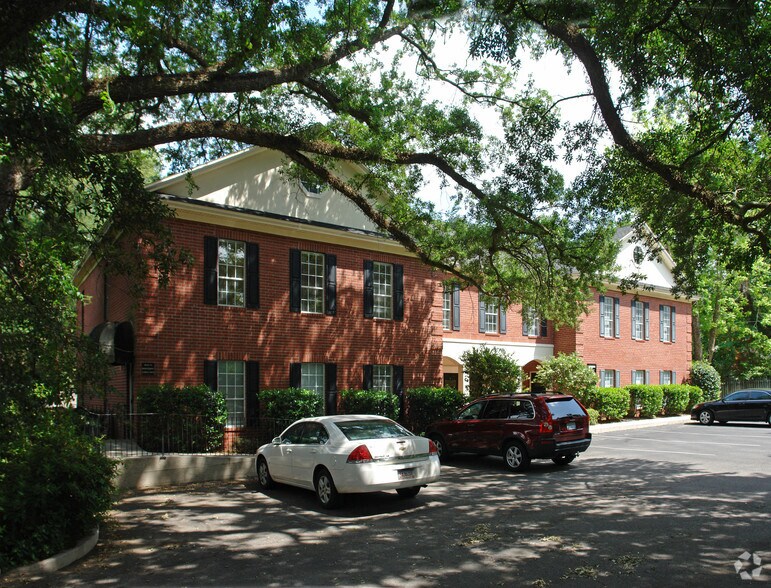 More Photos Of 2210 Main St, Daphne Office For Lease