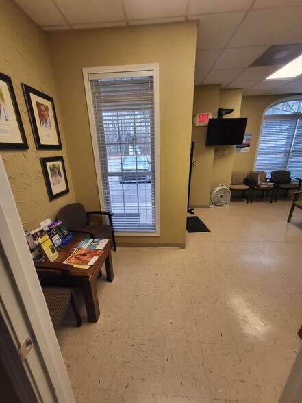 More Photos Of 111 Laurel Creek Rd Se, Calhoun Medical For Lease