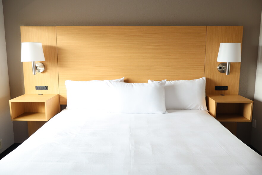 More Photos Of 3521 Lake City Hwy, Warsaw Hotel For Sale