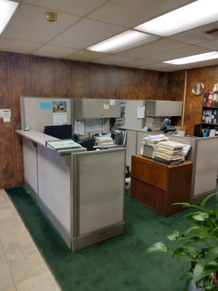 More Photos Of 13424 Hempstead Hwy, Houston Warehouse For Sale